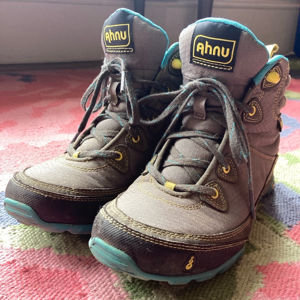 Ahnu Sugarpine Hiking boots Grey Blue Vibram Sole Size 6 US 37 EU